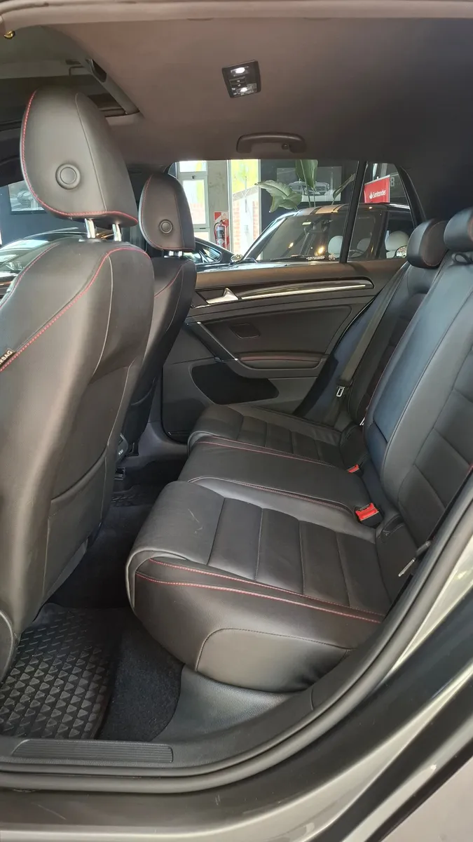 Mira esta publicación de Volkswagen Golf 2017 en Motordil