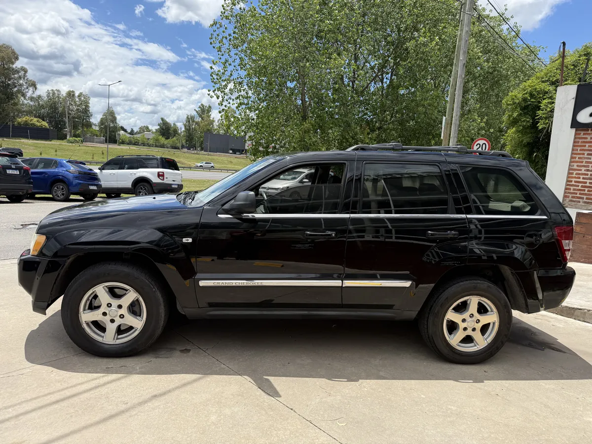 Mira esta publicación de Jeep Cherokee 2007 en Motordil