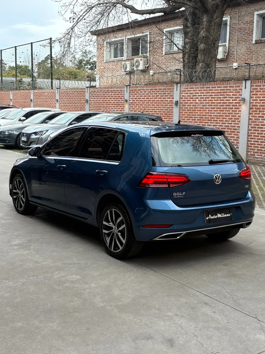 Mira esta publicación de Volkswagen Golf 2018 en Motordil