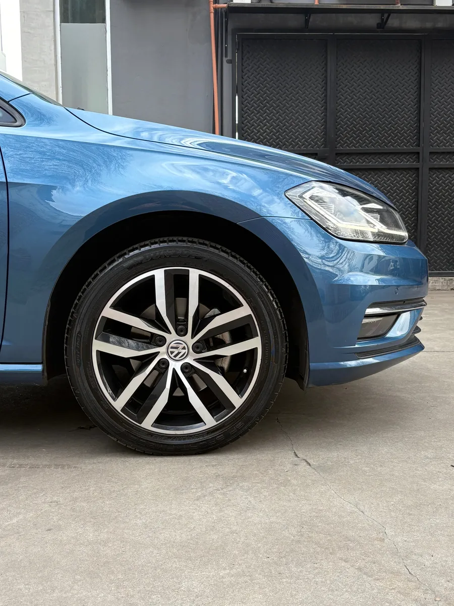 Mira esta publicación de Volkswagen Golf 2018 en Motordil