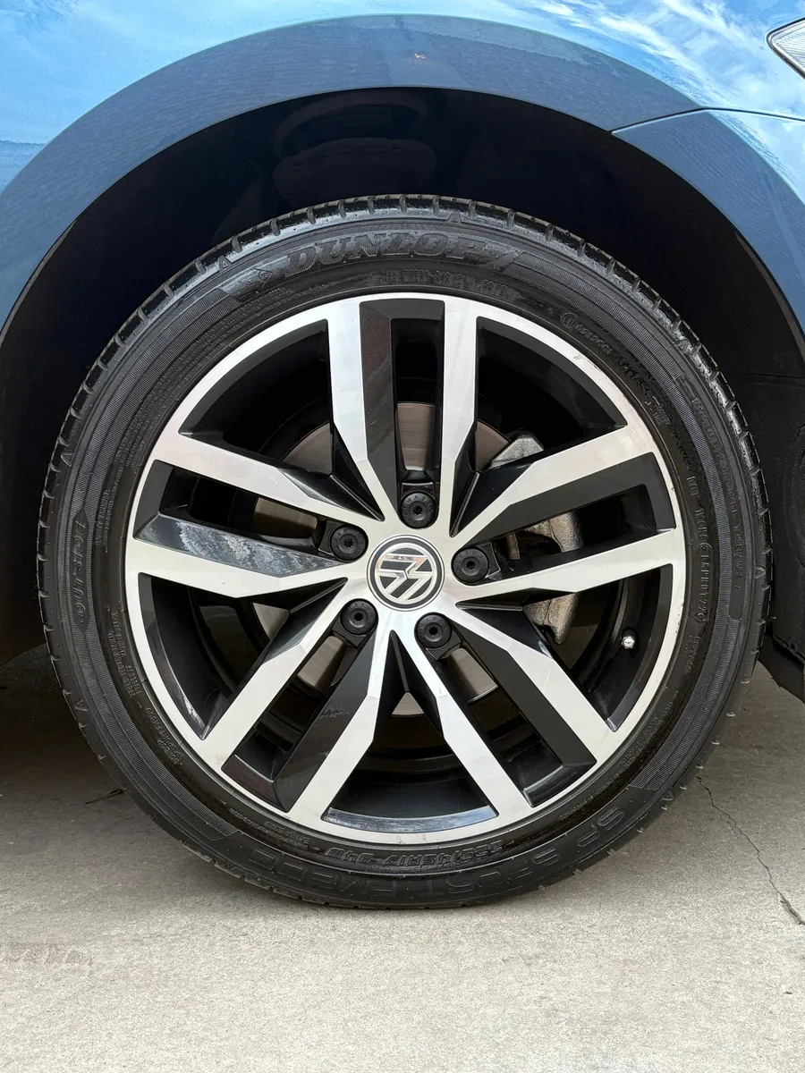 Mira esta publicación de Volkswagen Golf 2018 en Motordil