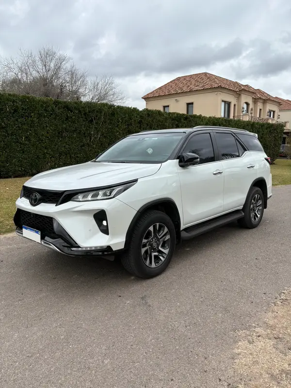 Mira esta publicación de Toyota SW4 2023 en Motordil