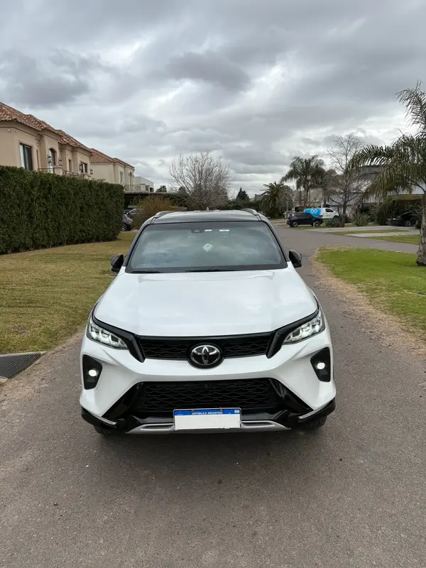 Mira esta publicación de Toyota SW4 2023 en Motordil