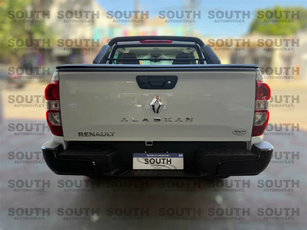 Mira esta publicación de Renault Alaskan 2025 en Motordil