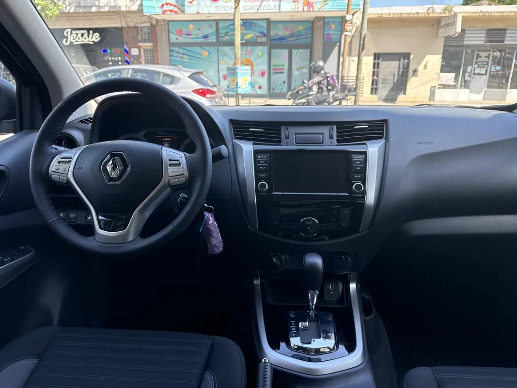 Mira esta publicación de Renault Alaskan 2025 en Motordil