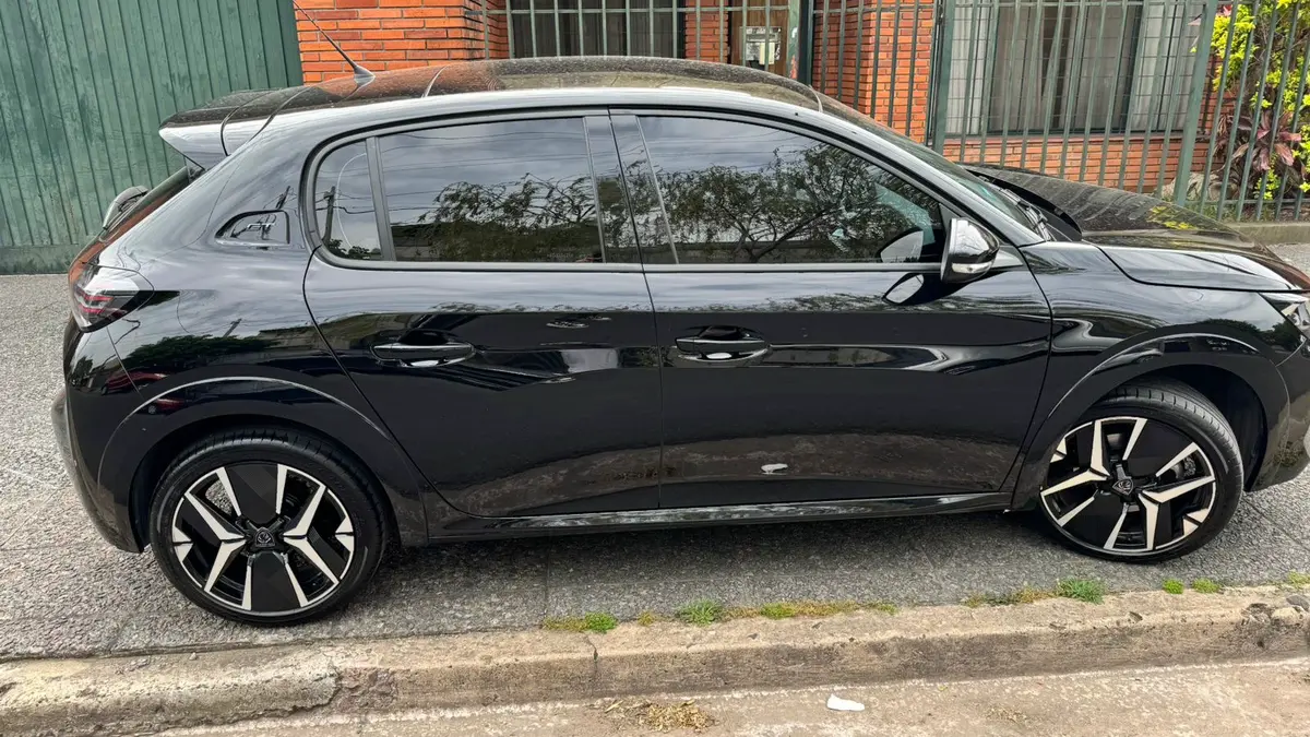 Mira esta publicación de Peugeot 208 2011 en Motordil