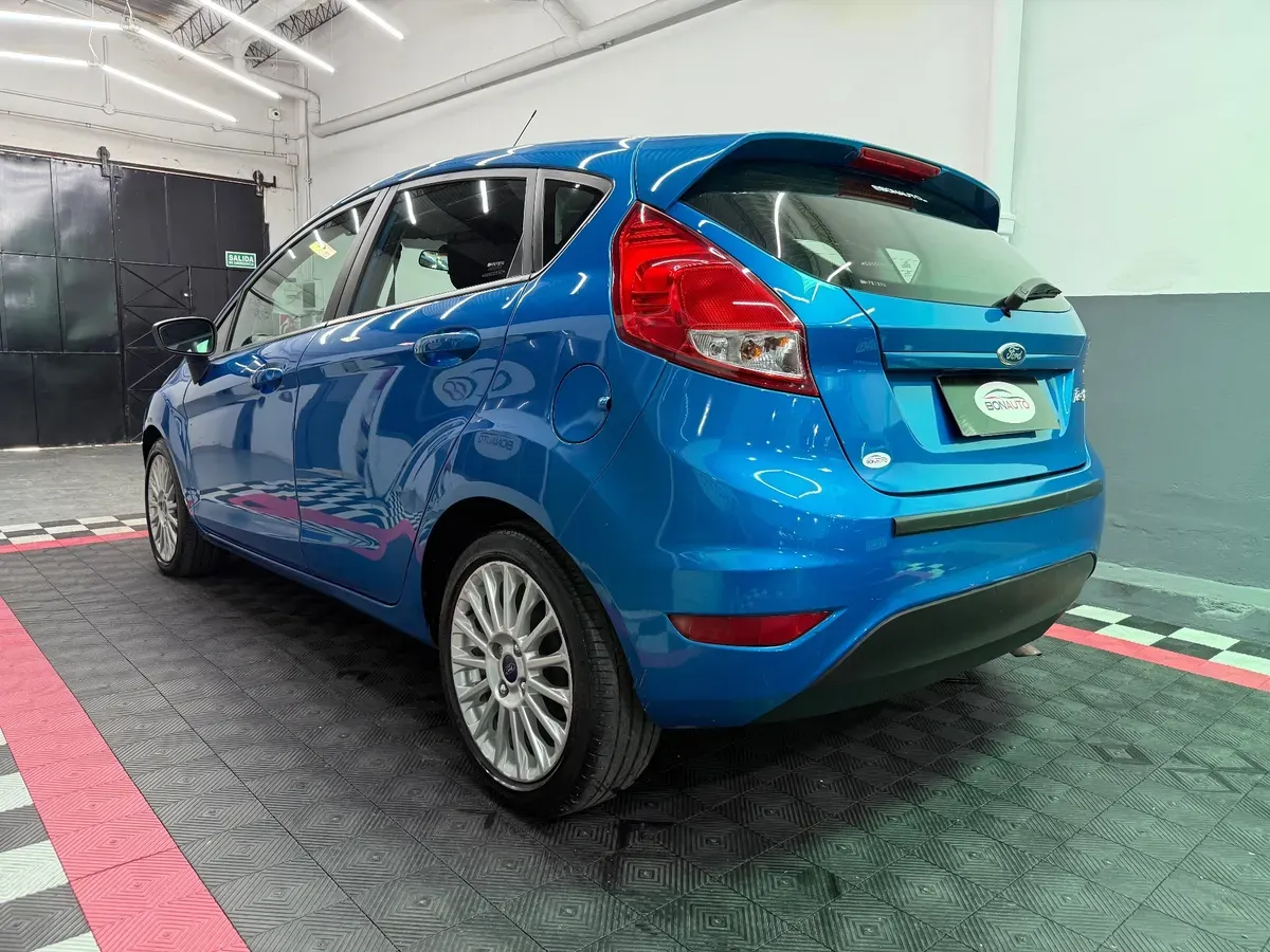 Mira esta publicación de Ford Fiesta 2015 en Motordil
