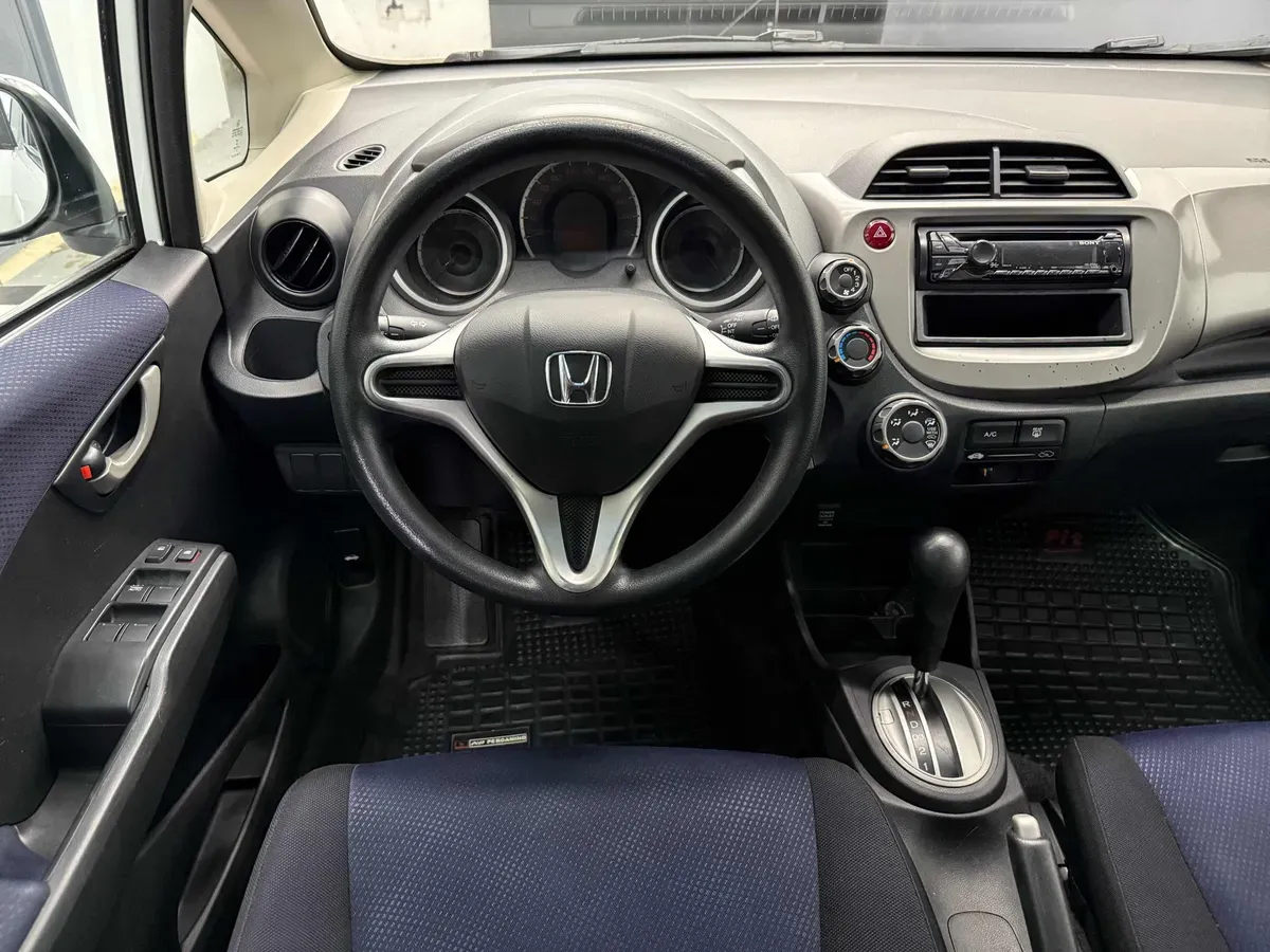 Mira esta publicación de Honda FIT 2014 en Motordil