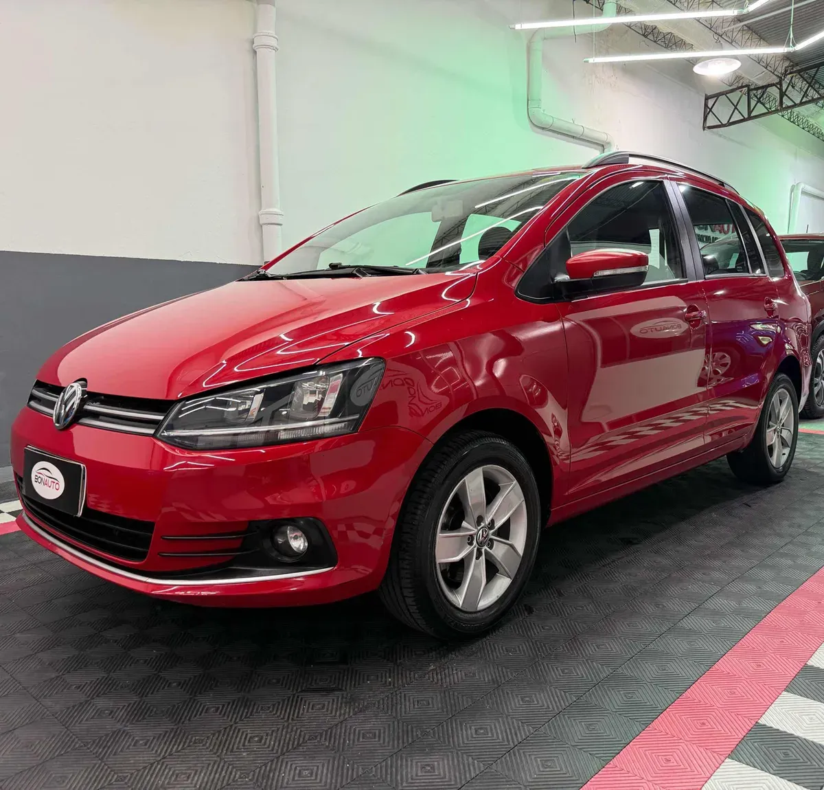 Mira esta publicación de Volkswagen Suran 2016 en Motordil