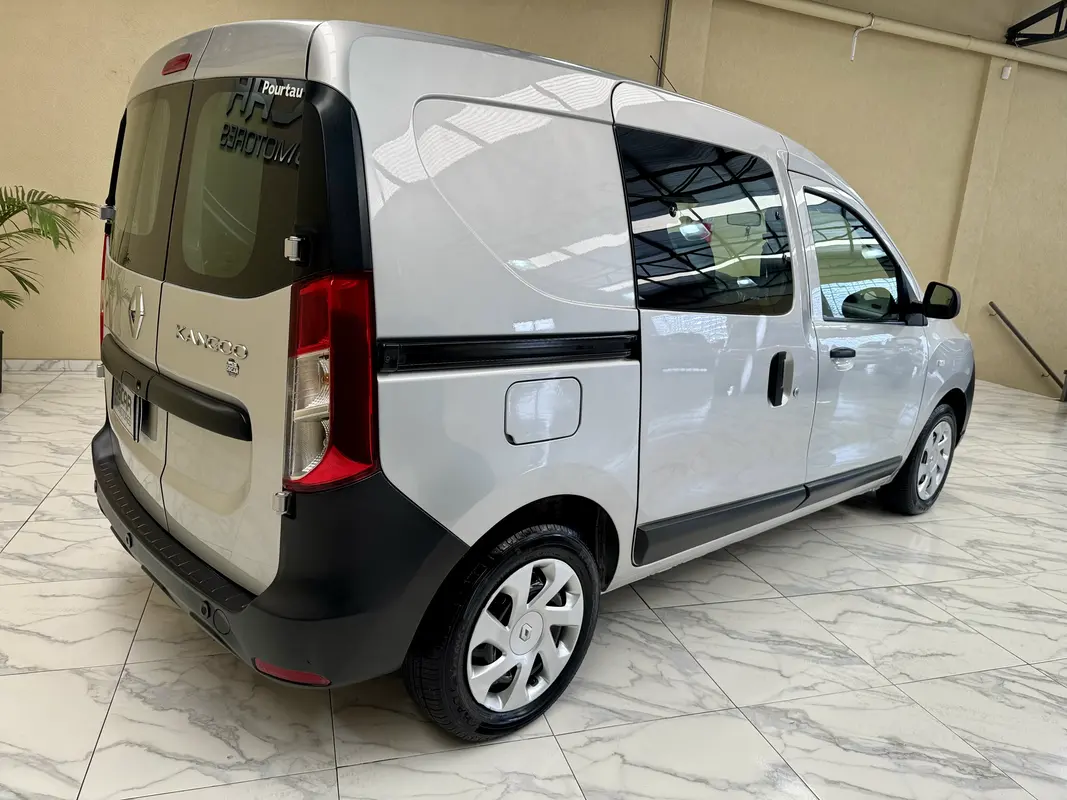 Mira esta publicación de Renault Kangoo 2022 en Motordil
