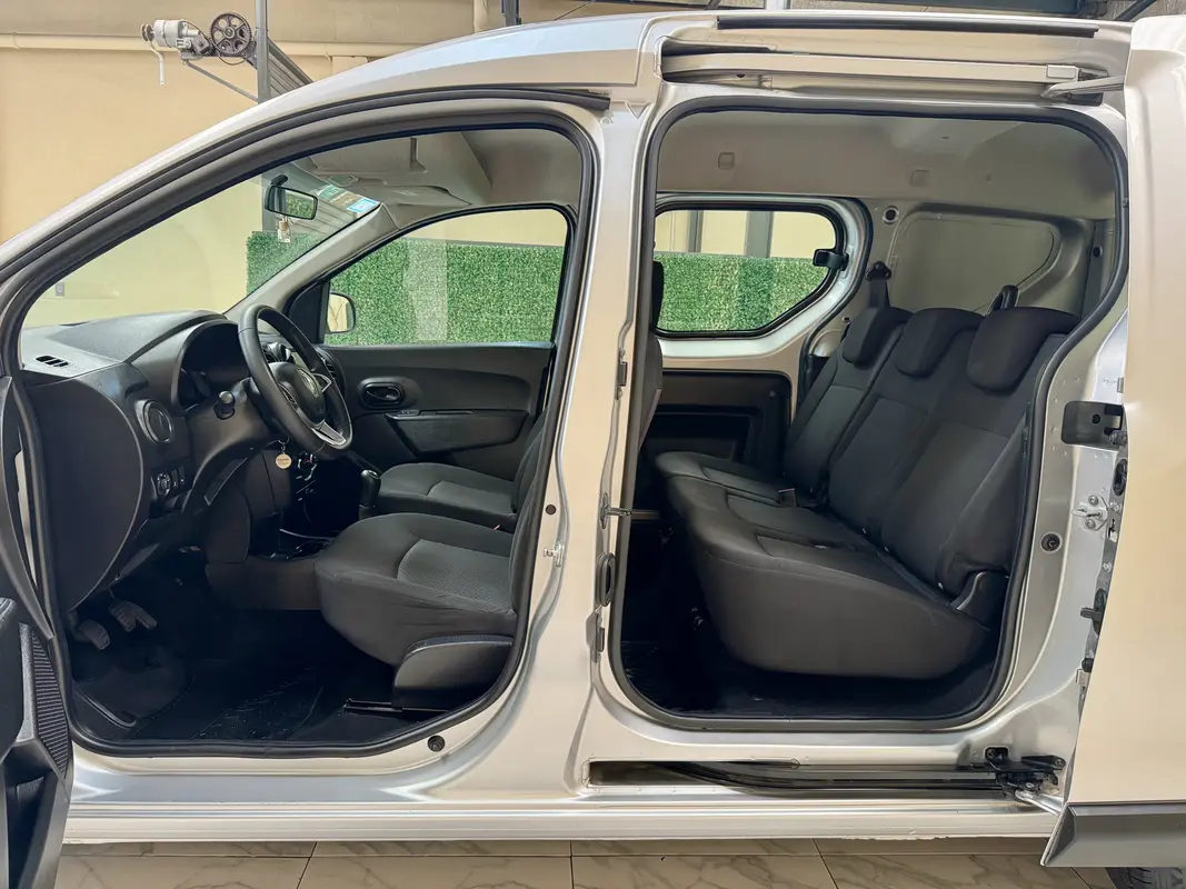 Mira esta publicación de Renault Kangoo 2022 en Motordil