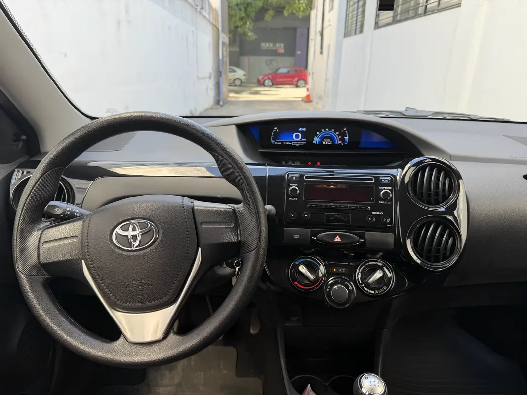 Mira esta publicación de Toyota Etios 2020 en Motordil