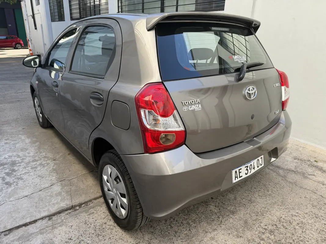 Mira esta publicación de Toyota Etios 2020 en Motordil