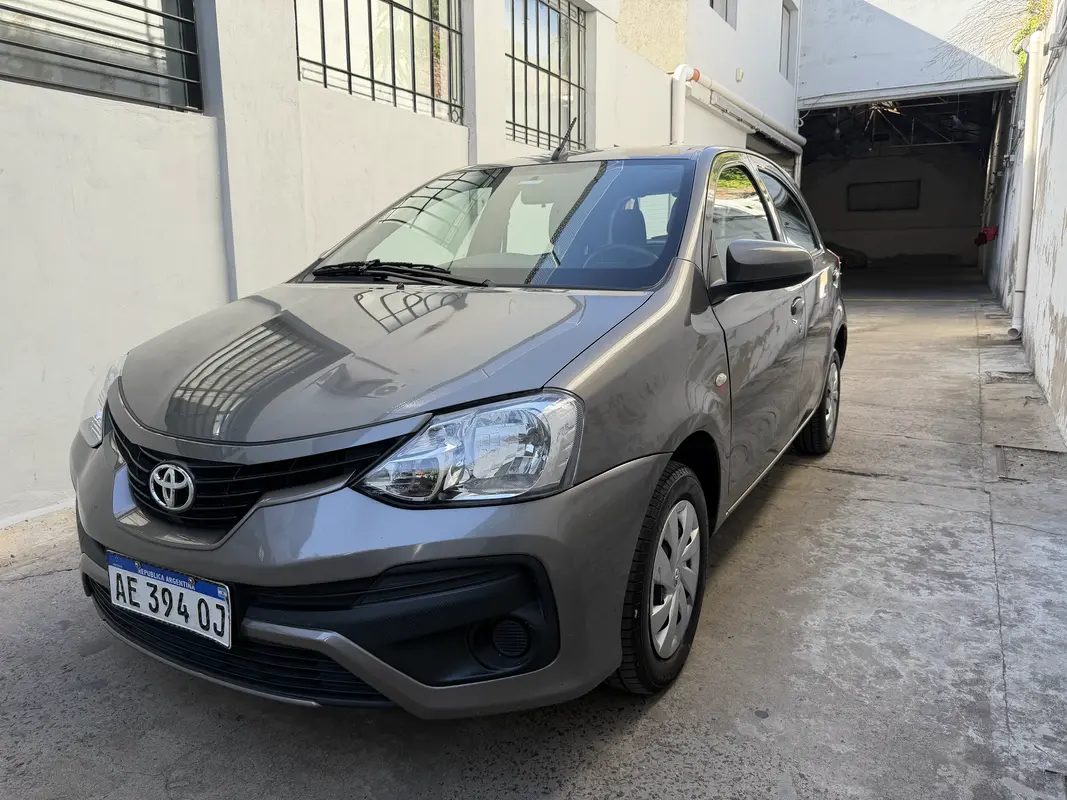 Mira esta publicación de Toyota Etios 2020 en Motordil
