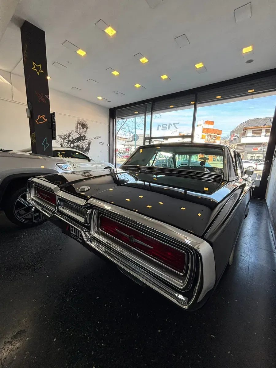 Mirá esta publicación de Ford Thunderbird