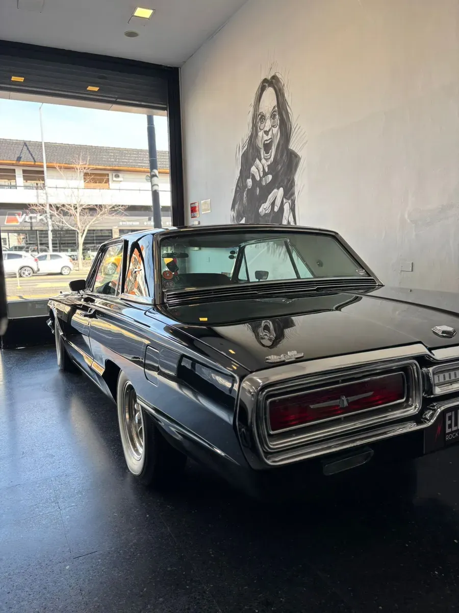 Mirá esta publicación de Ford Thunderbird