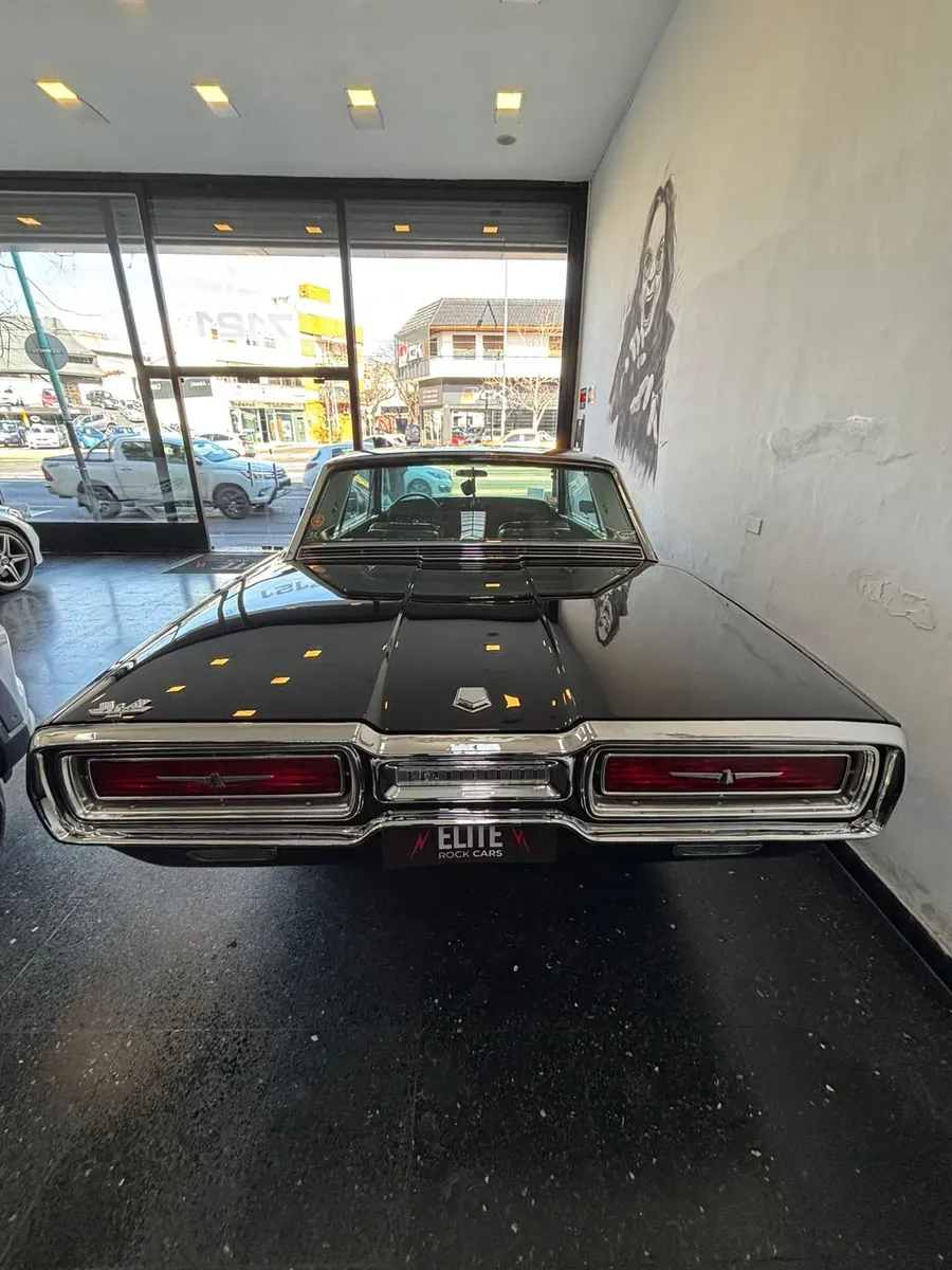 Mira esta publicación de Ford Thunderbird 1964 en Motordil