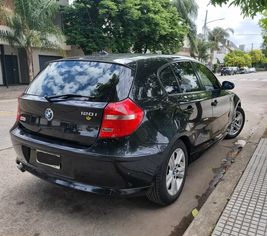 Mira esta publicación de BMW Serie 1 2009 en Motordil