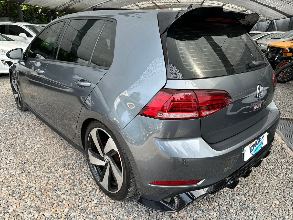 Mira esta publicación de Volkswagen Golf 2021 en Motordil