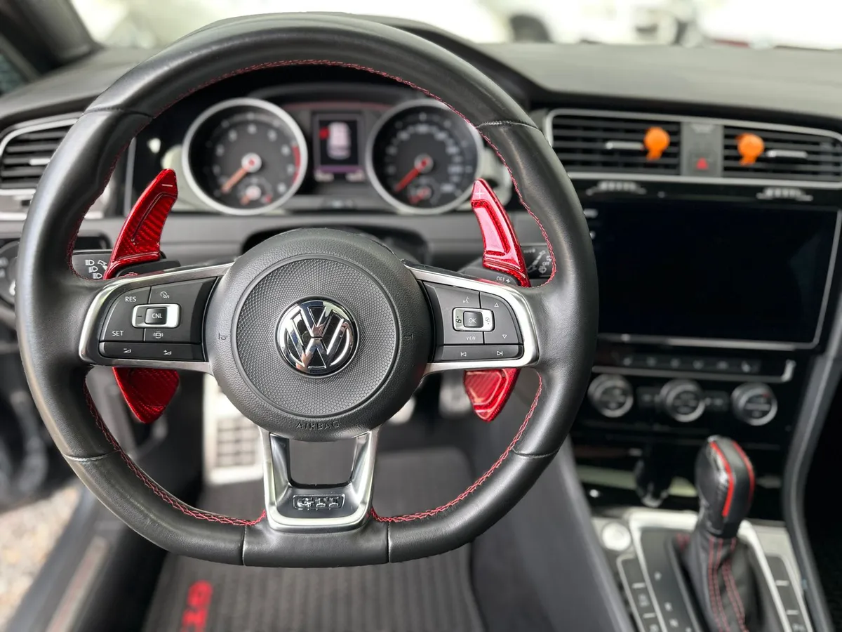 Mira esta publicación de Volkswagen Golf 2021 en Motordil