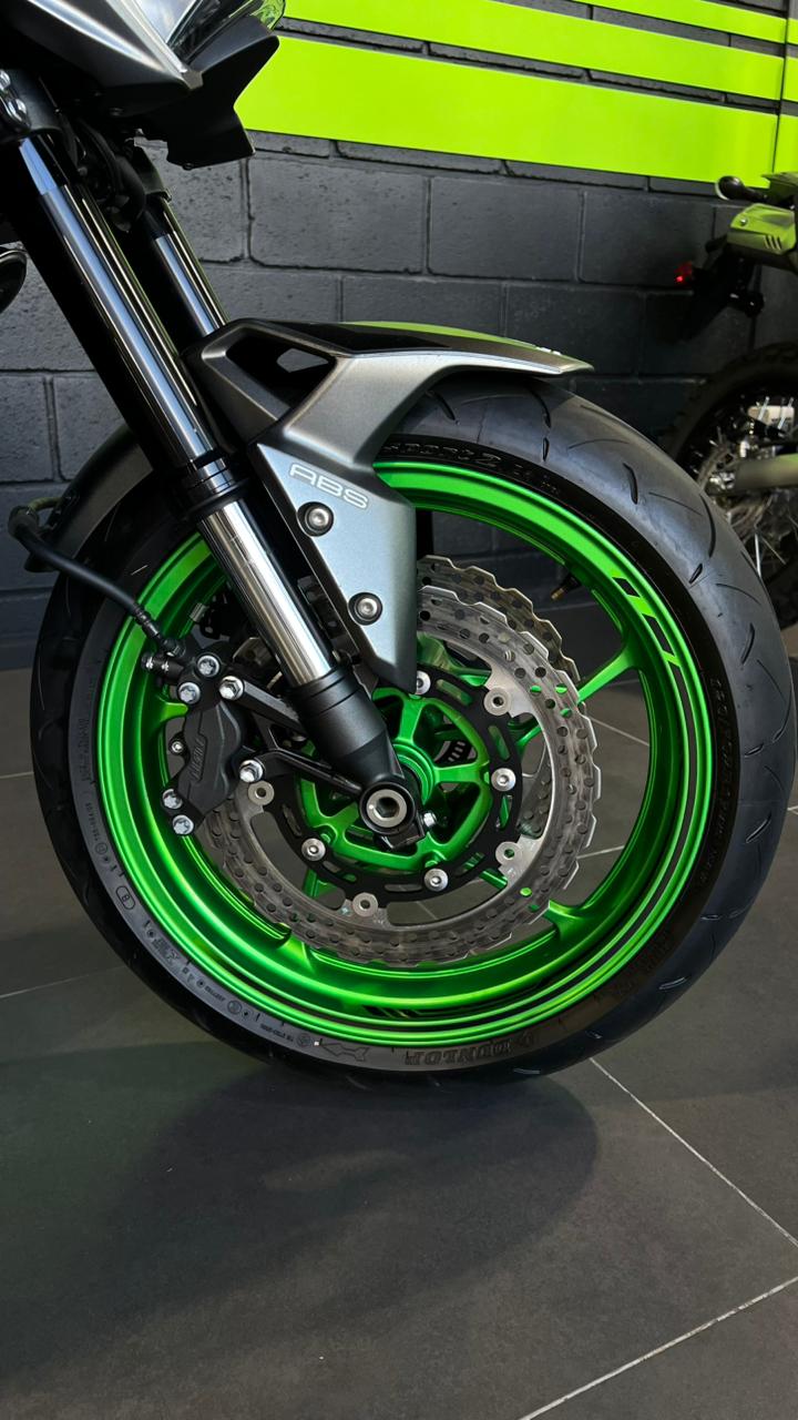 Mira esta publicación de Kawasaki z 900 2024 en Motordil