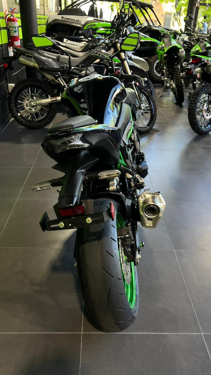 Mira esta publicación de Kawasaki z 900 2024 en Motordil