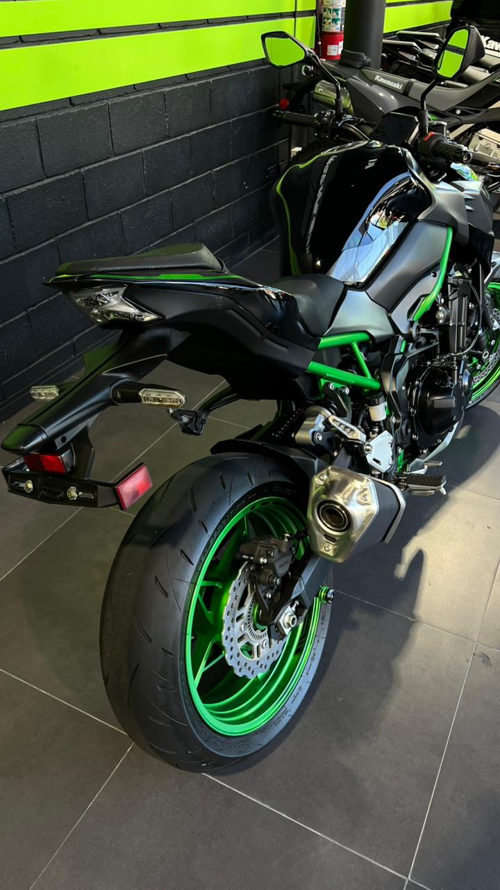 Mira esta publicación de Kawasaki z 900 2024 en Motordil
