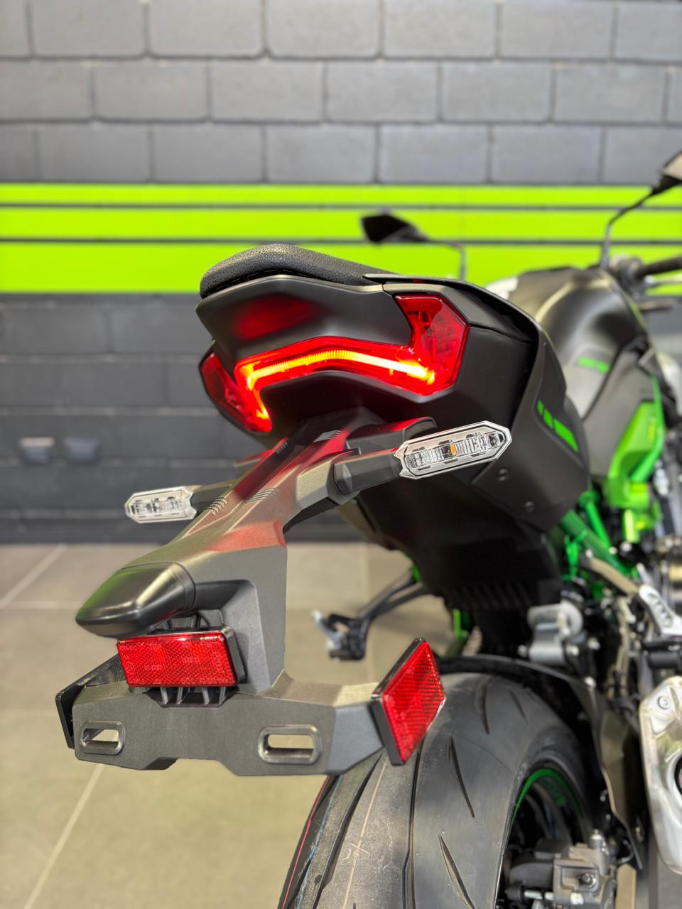 Mira esta publicación de Kawasaki z 900 2025 en Motordil