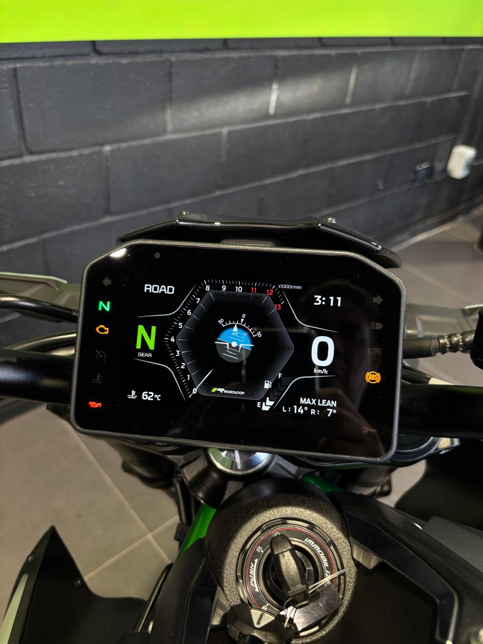 Mira esta publicación de Kawasaki z 900 2025 en Motordil