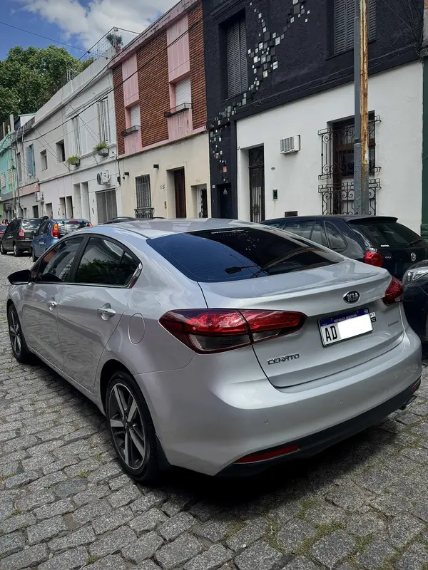 Mira esta publicación de KIA Cerato 2019 en Motordil