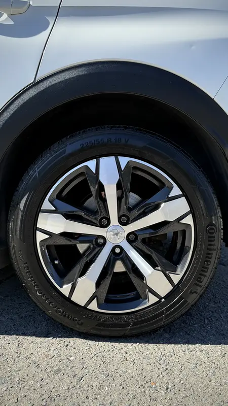 Mira esta publicación de Peugeot 3008 2018 en Motordil