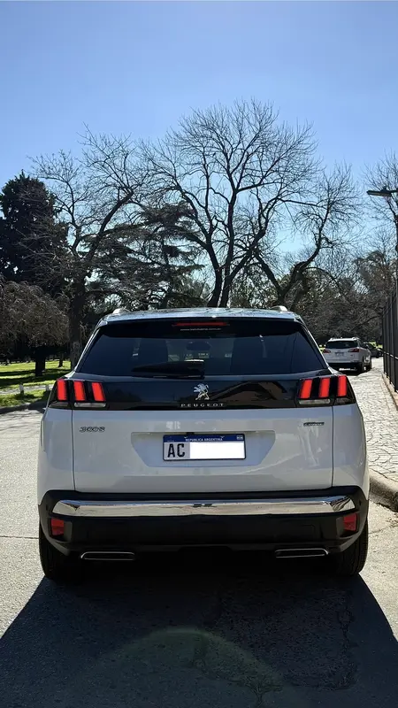 Mira esta publicación de Peugeot 3008 2018 en Motordil