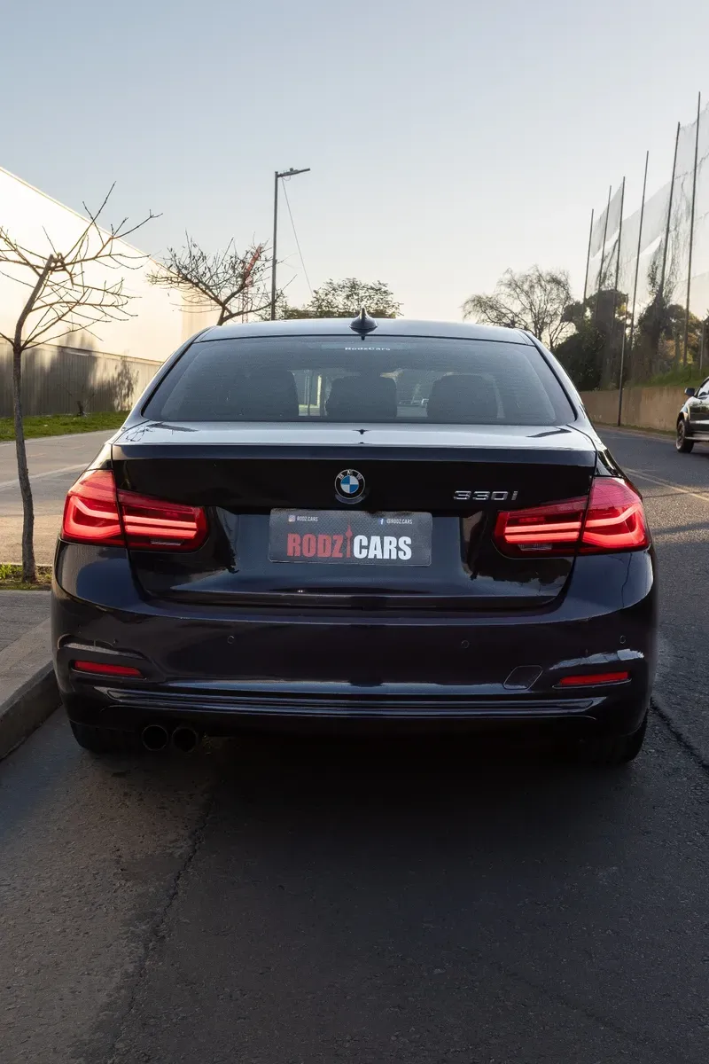 Mira esta publicación de BMW Serie 3 2017 en Motordil