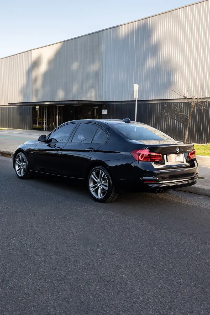 Mira esta publicación de BMW Serie 3 2017 en Motordil