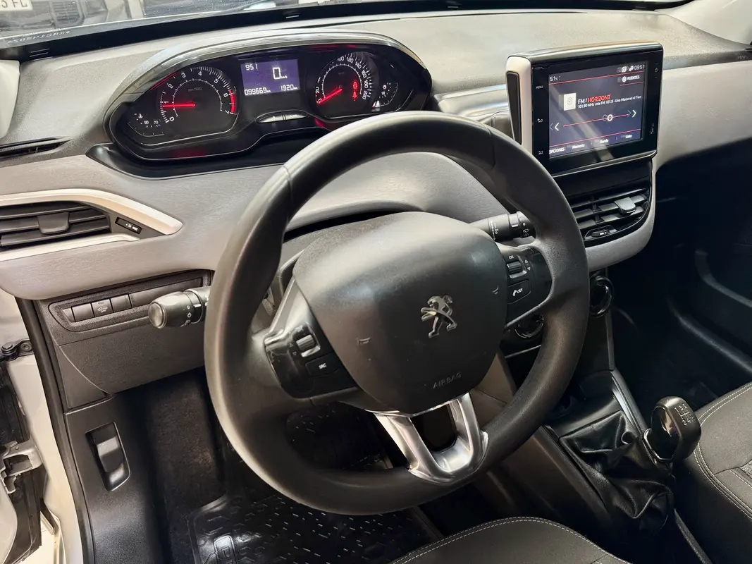 Mira esta publicación de Peugeot 208 2019 en Motordil