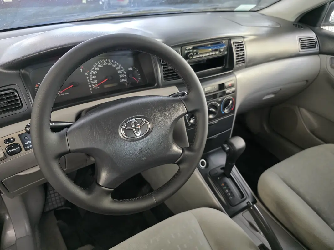 Mira esta publicación de Toyota Corolla 2005 en Motordil