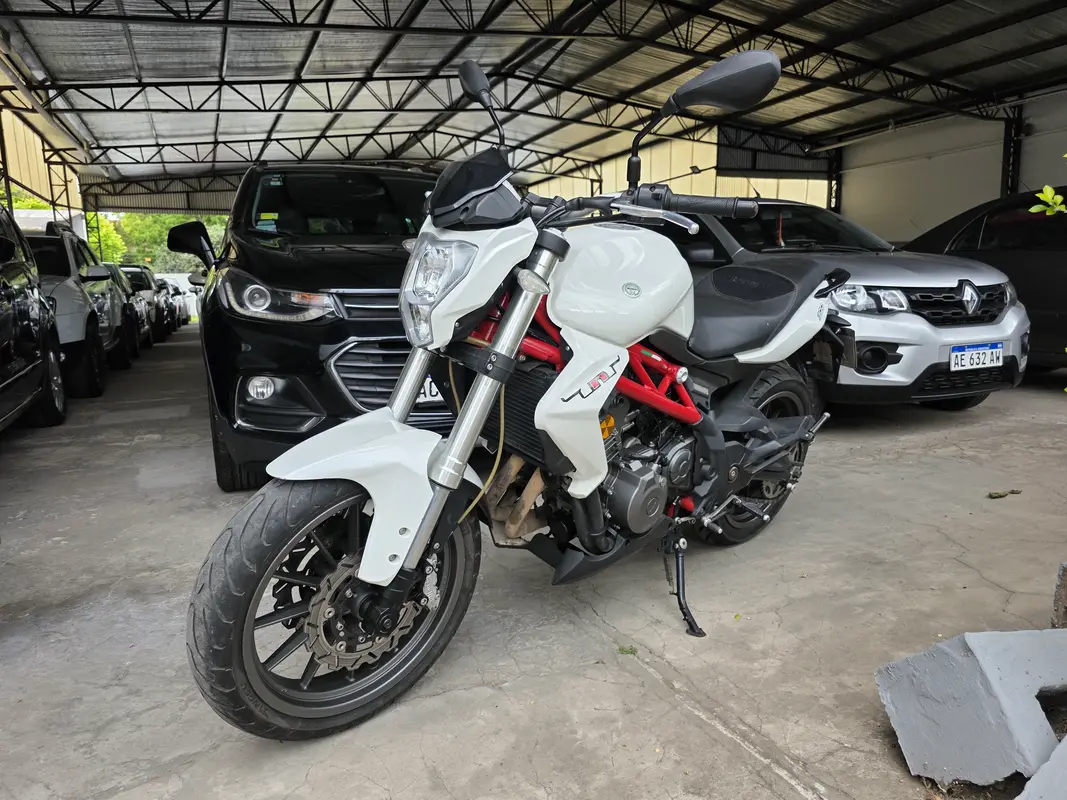 Mira esta publicación de Benelli TNT 300 2018 en Motordil