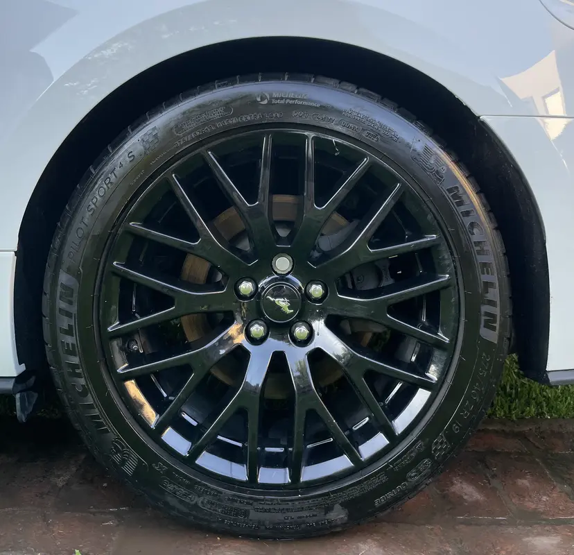 Mira esta publicación de Ford Mustang 2017 en Motordil