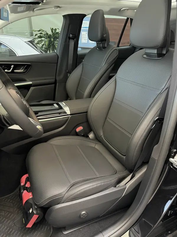 Mira esta publicación de Mercedes Benz GLC 2025 en Motordil