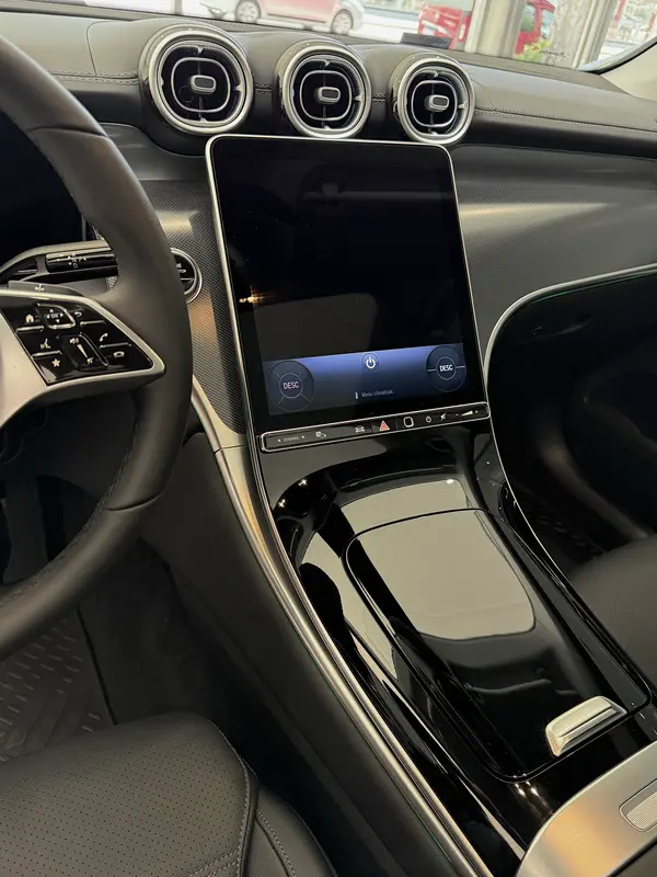 Mira esta publicación de Mercedes Benz GLC 2025 en Motordil