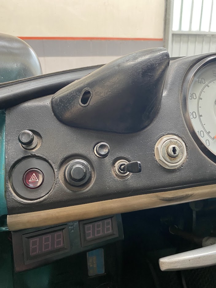 Mira esta publicación de Mercedes Benz UNIMOG 1972 en Motordil