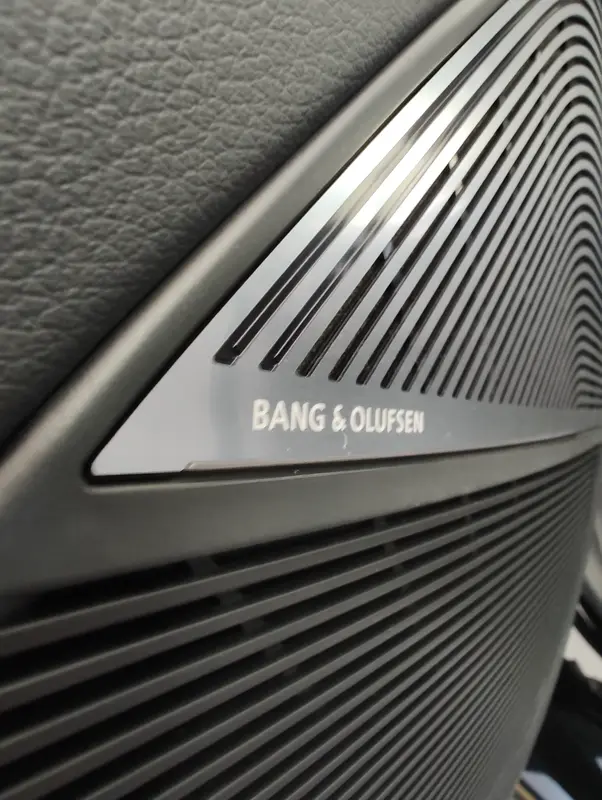 Mira esta publicación de Audi RSQ8 2025 en Motordil