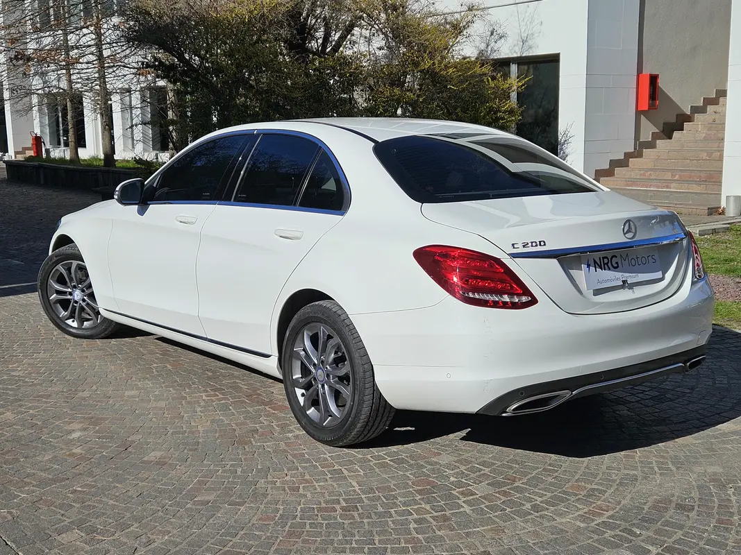 Mira esta publicación de Mercedes Benz Clase C 2017 en Motordil