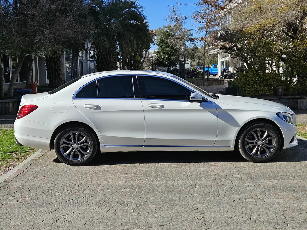 Mira esta publicación de Mercedes Benz Clase C 2017 en Motordil