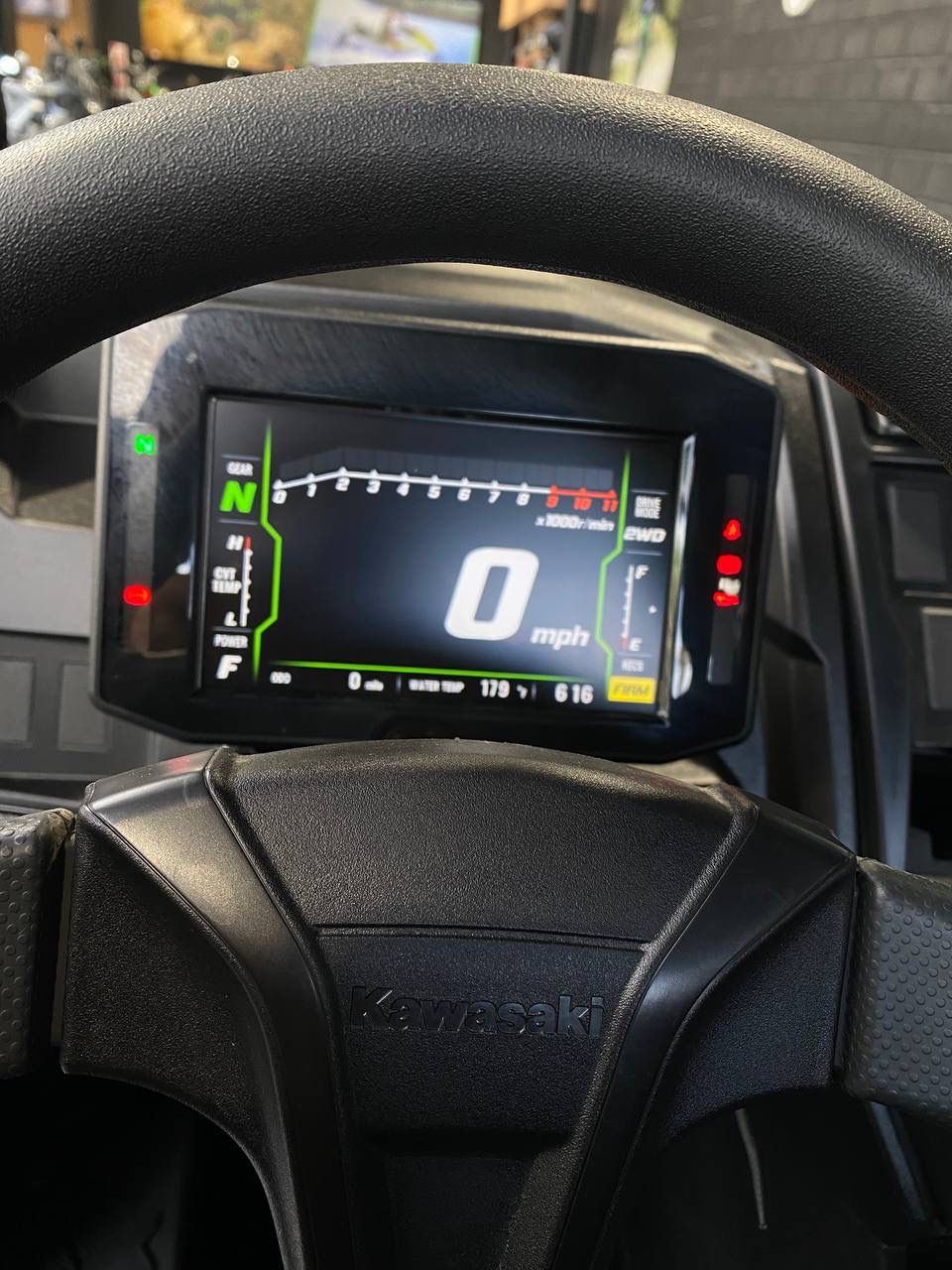 Mira esta publicación de Kawasaki KRX Teryx 1000 UTV 2024 en Motordil