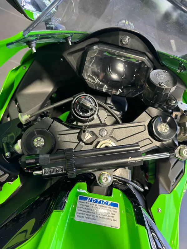 Mira esta publicación de Kawasaki ZX 10R 2025 en Motordil