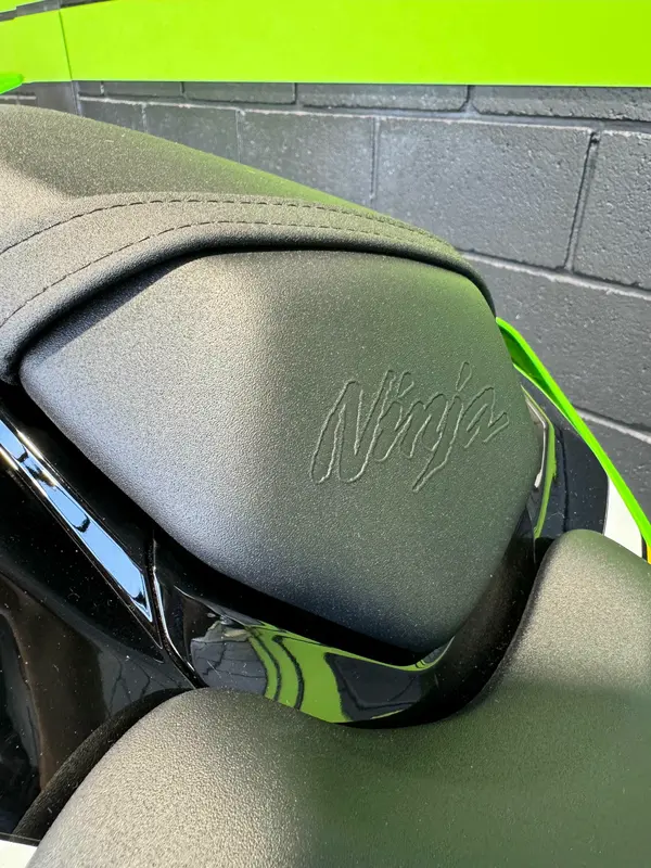 Mira esta publicación de Kawasaki ZX 10R 2025 en Motordil