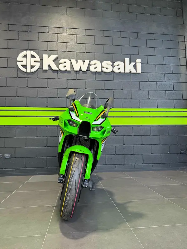 Mira esta publicación de Kawasaki ZX 10R 2025 en Motordil
