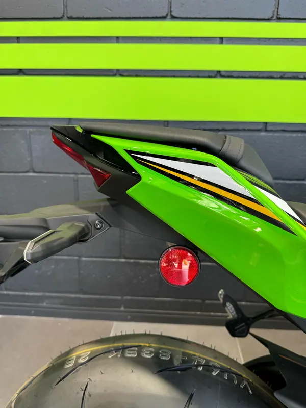 Mira esta publicación de Kawasaki ZX 10R 2025 en Motordil