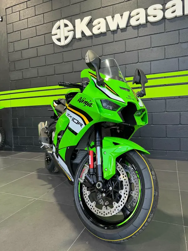 Mira esta publicación de Kawasaki ZX 10R 2025 en Motordil